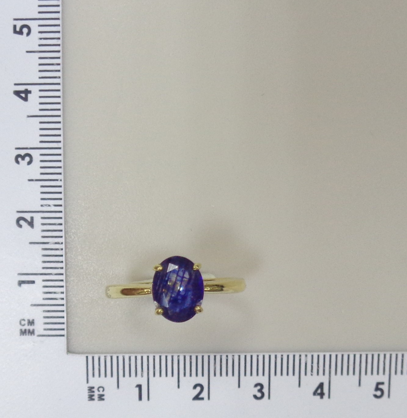 Серебряное кольцо с сапфиром